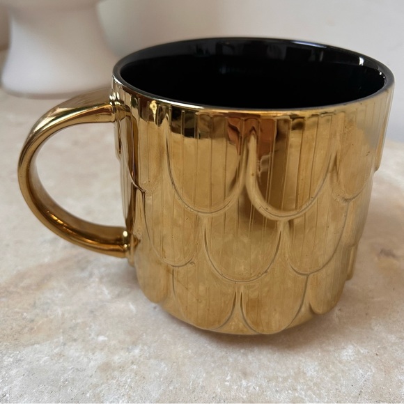 Original Starbucks 2019 limited edition holiday Gold mermaid scales Mug EUC! - Picture 8 of 10